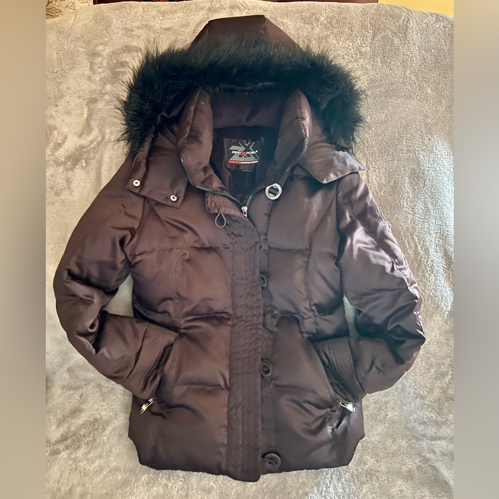 ZeroXposur Women’s coat with hood. In very good condition. Zippers work great!